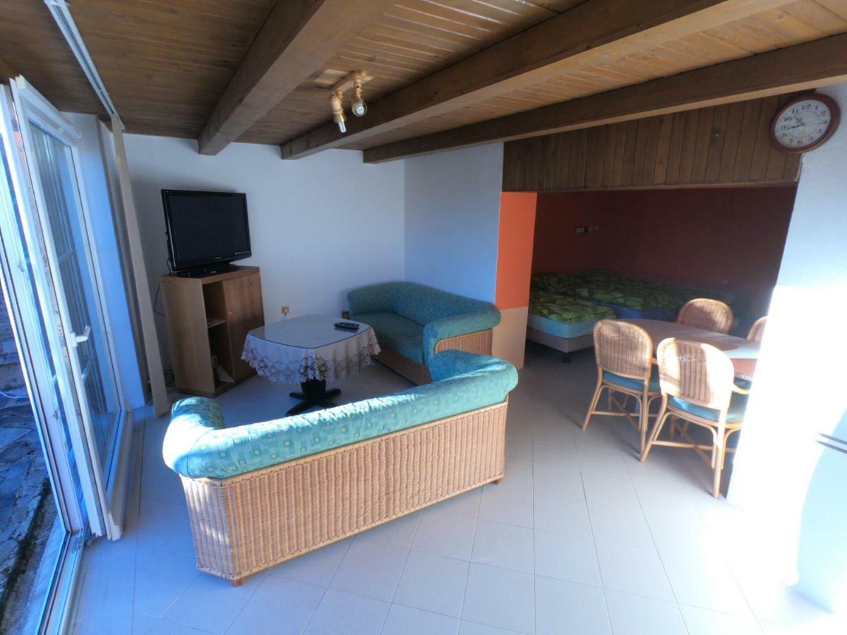 Frymburk 210 Apartman Ngoại thất bức ảnh